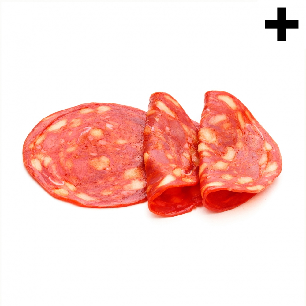 Imagen en la que se ven tres rodajas de chorizo, dos plegadas por la mitad