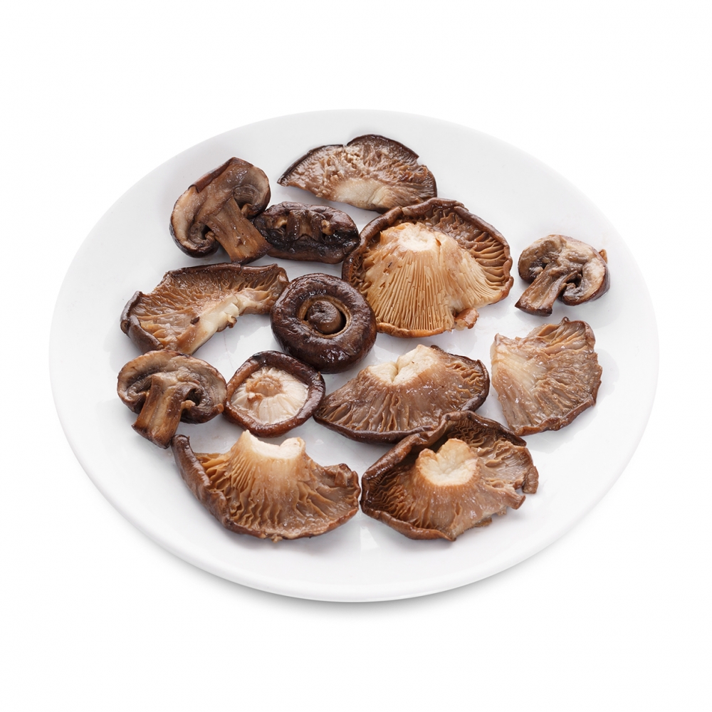 Imagen en la que se ve un plato de setas cocinadas