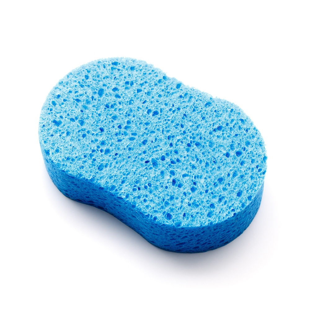 Imagen en la que se ve una esponja para la ducha