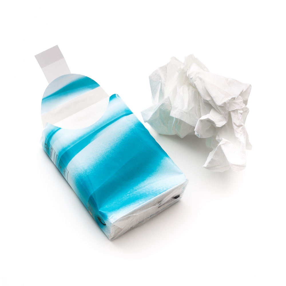 Imagen en la que se un ve paquete de pañuelos de papel