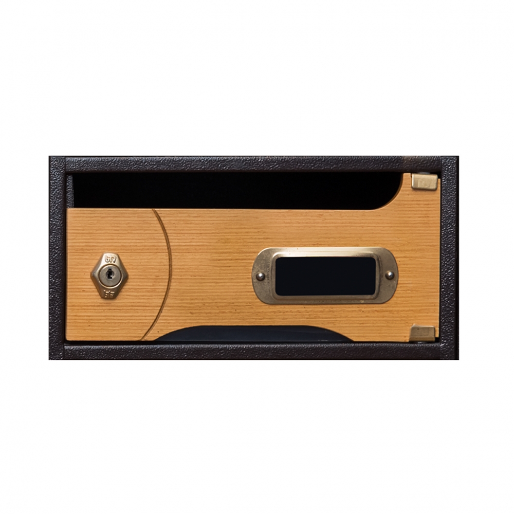 Imagen en la que se ve un buzón de escalera