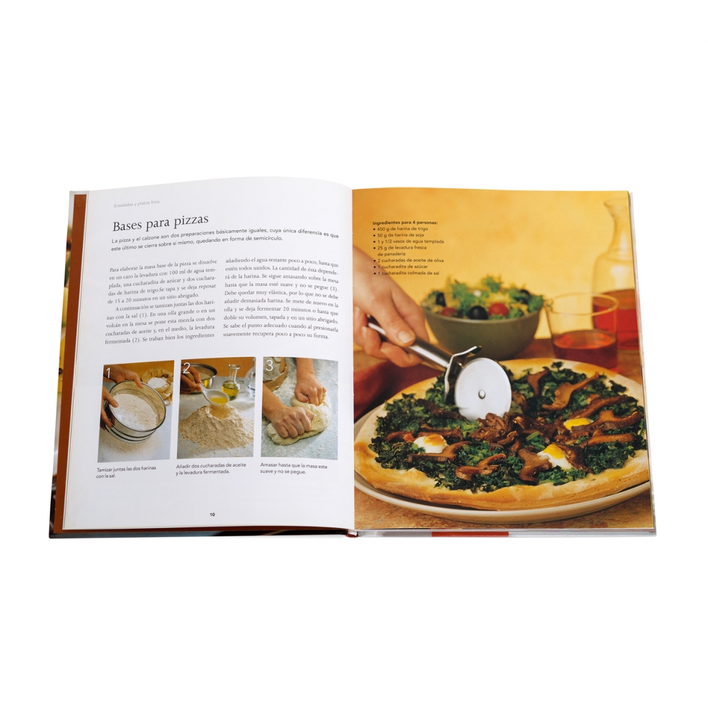 Imagen en la que se ve un libro de recetas