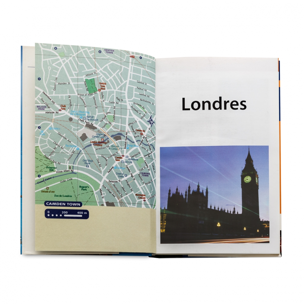 Imagen en la que se ve una guía de viaje