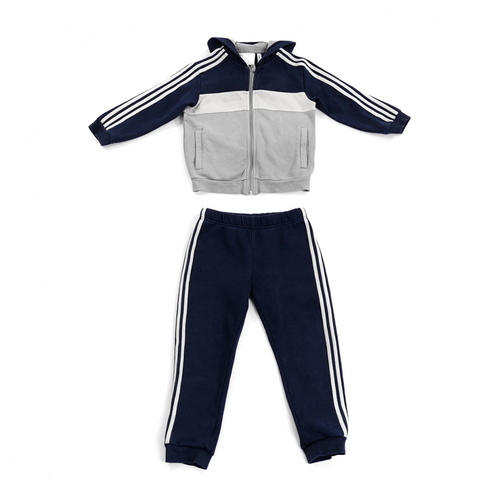 Imagen en la que se ve un chándal