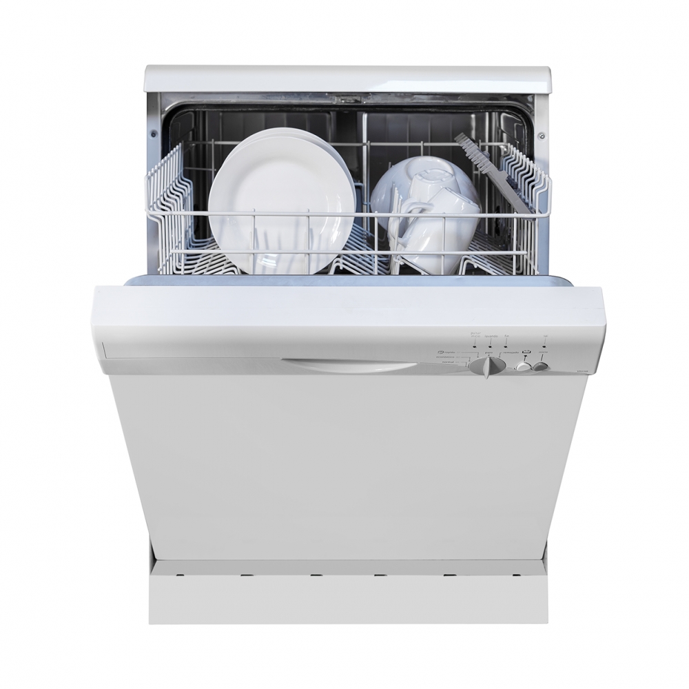 Imagen en la que se ve un lavavajillas abierto