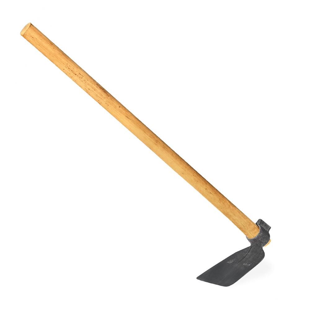 Imagen en la que se ve una azada