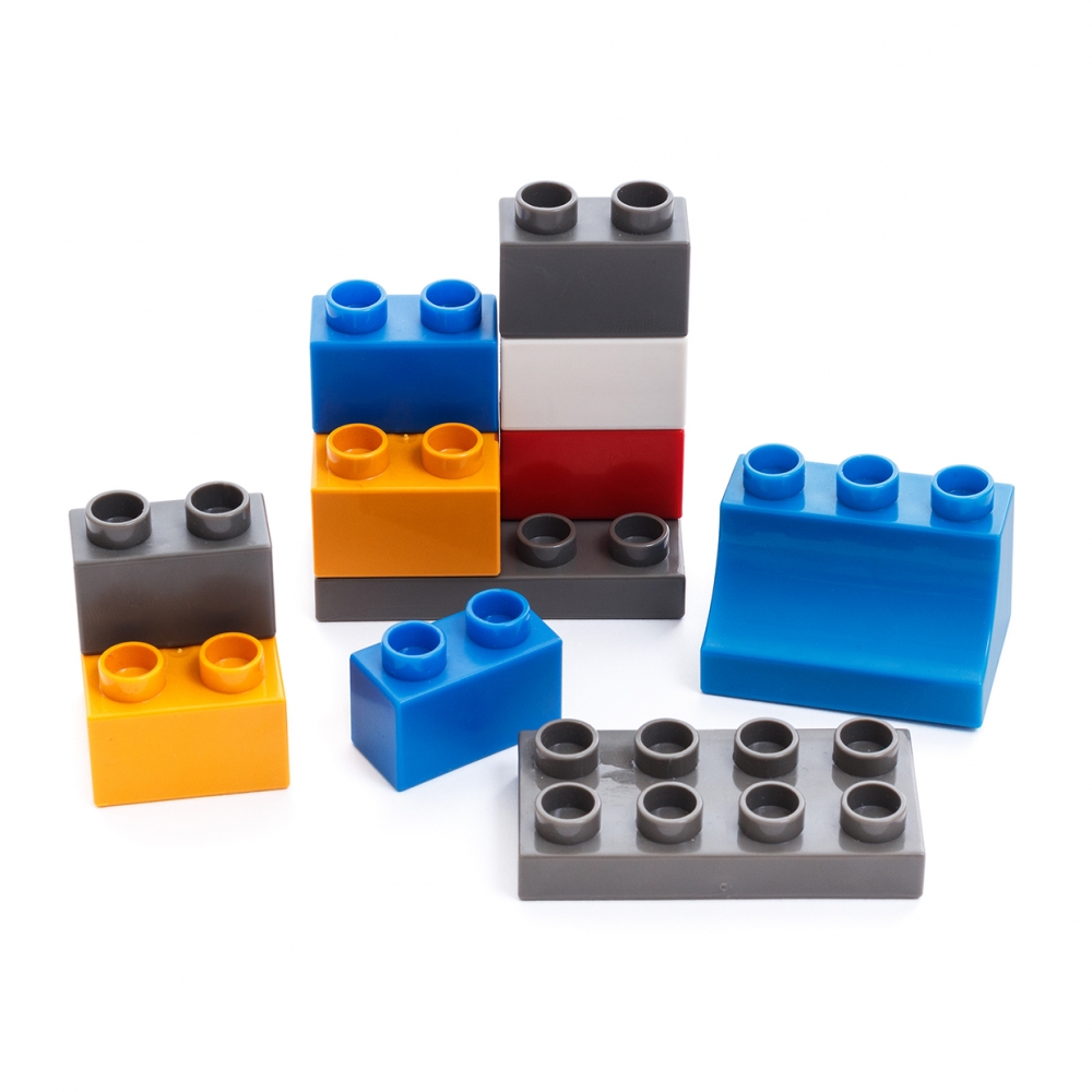 Imagen en la que se ven bloques de construcción de diferentes colores