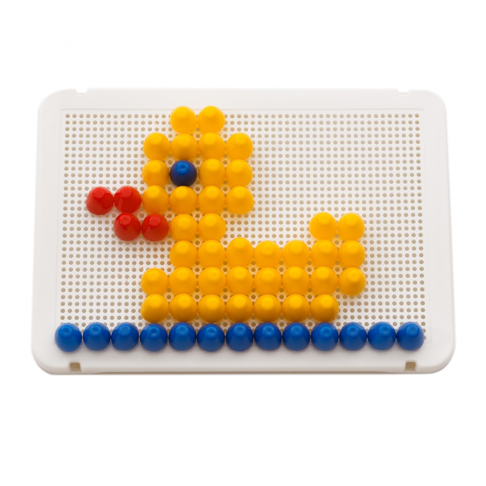 Imagen en la que se ve un juego de pinchitos con un pato ya hecho