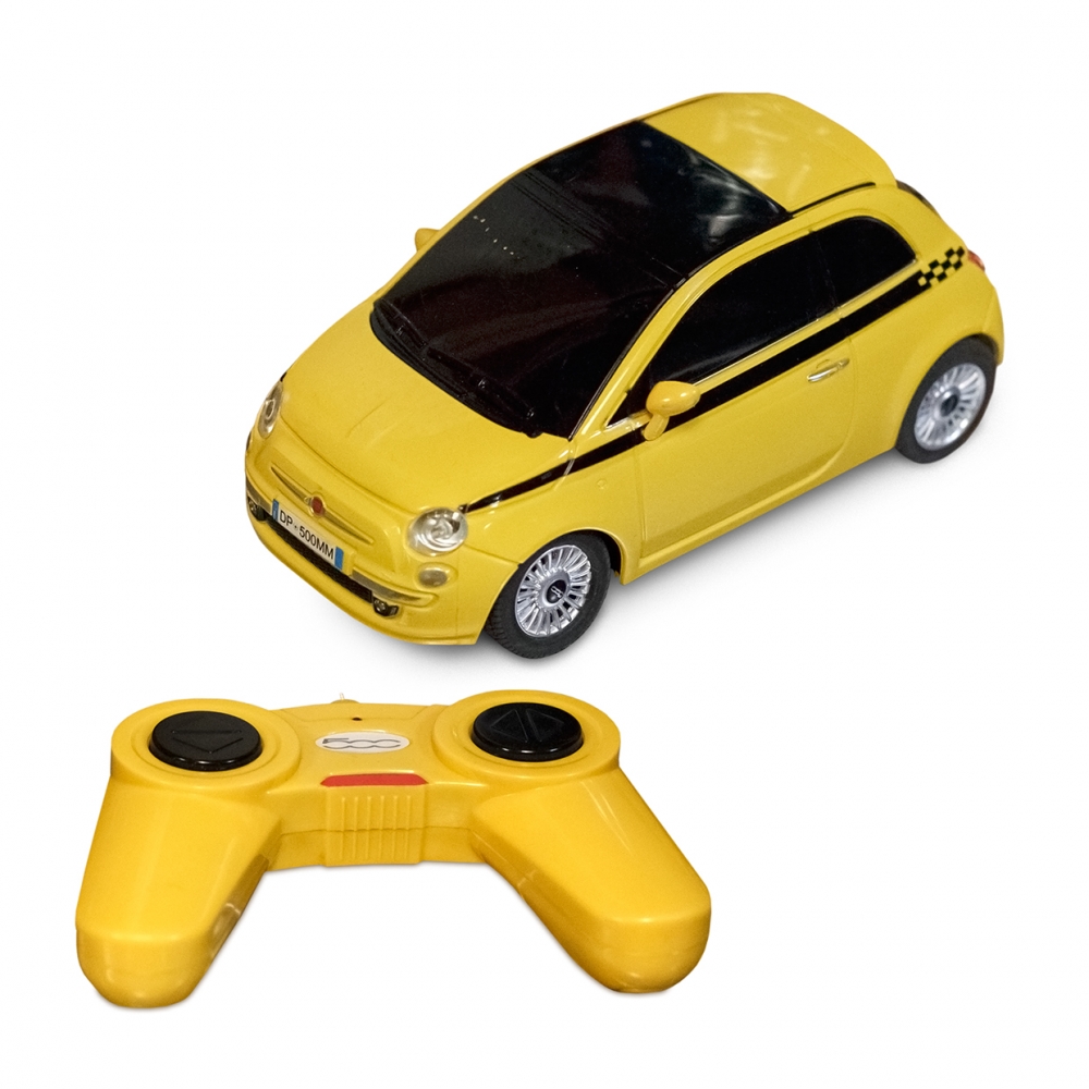 Imagen en la que se ve un coche teledirigido