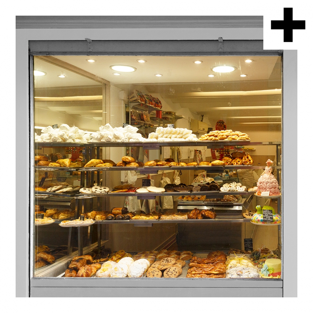 Imagen en la que se ve el escaparate de una pastelería