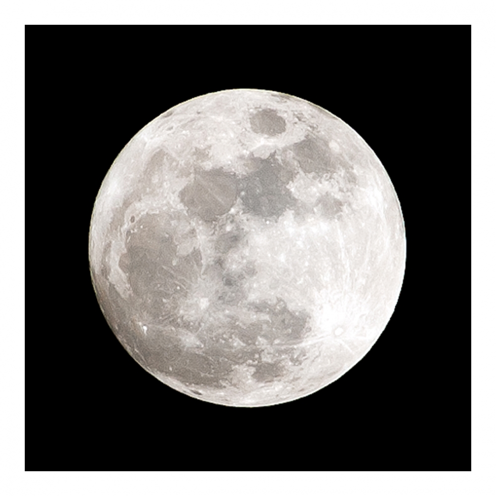 Imagen en la que se ve un primer plano de la luna llena