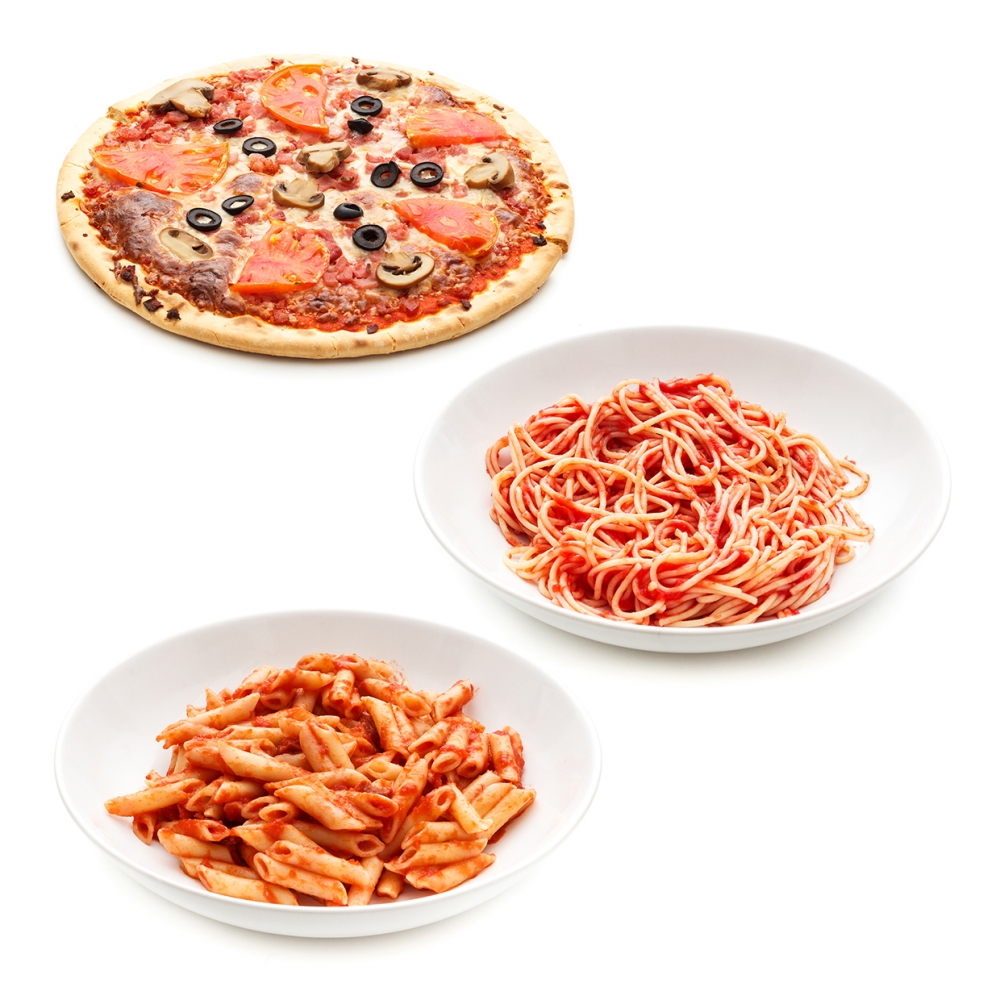Imagen en la que se ven tres alimentos hechos con pasta: pizzam espaguetis y macarrones