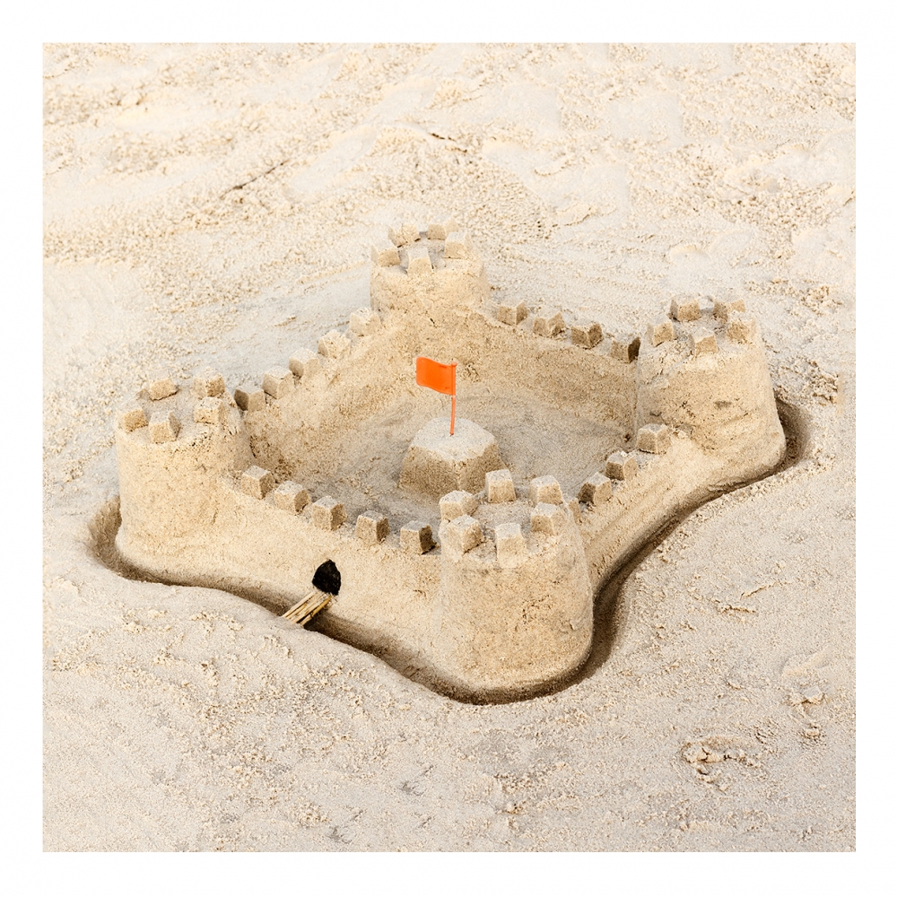 Imagen en la que se ve un castillo de arena