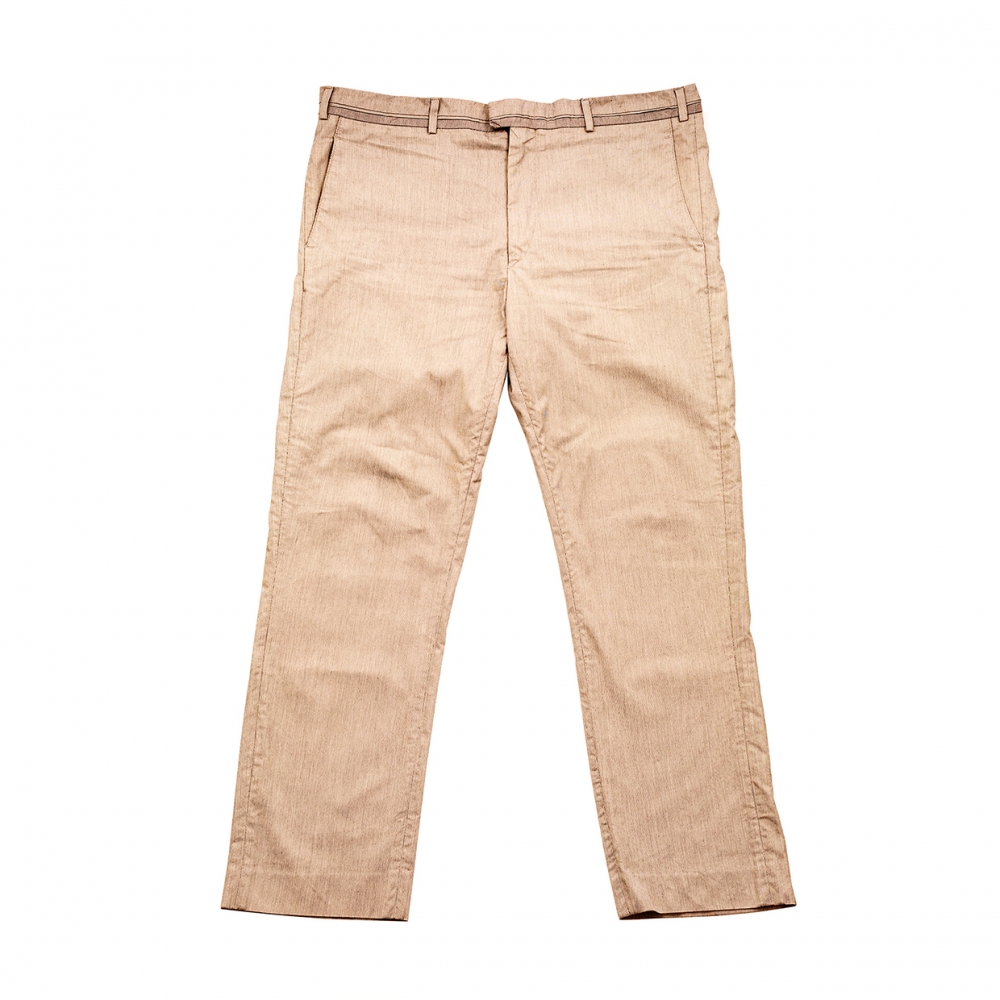 Imagen en la que se ve un pantalón largo