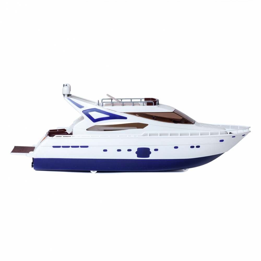 Imagen en la que se ve un yate en perspectiva lateral