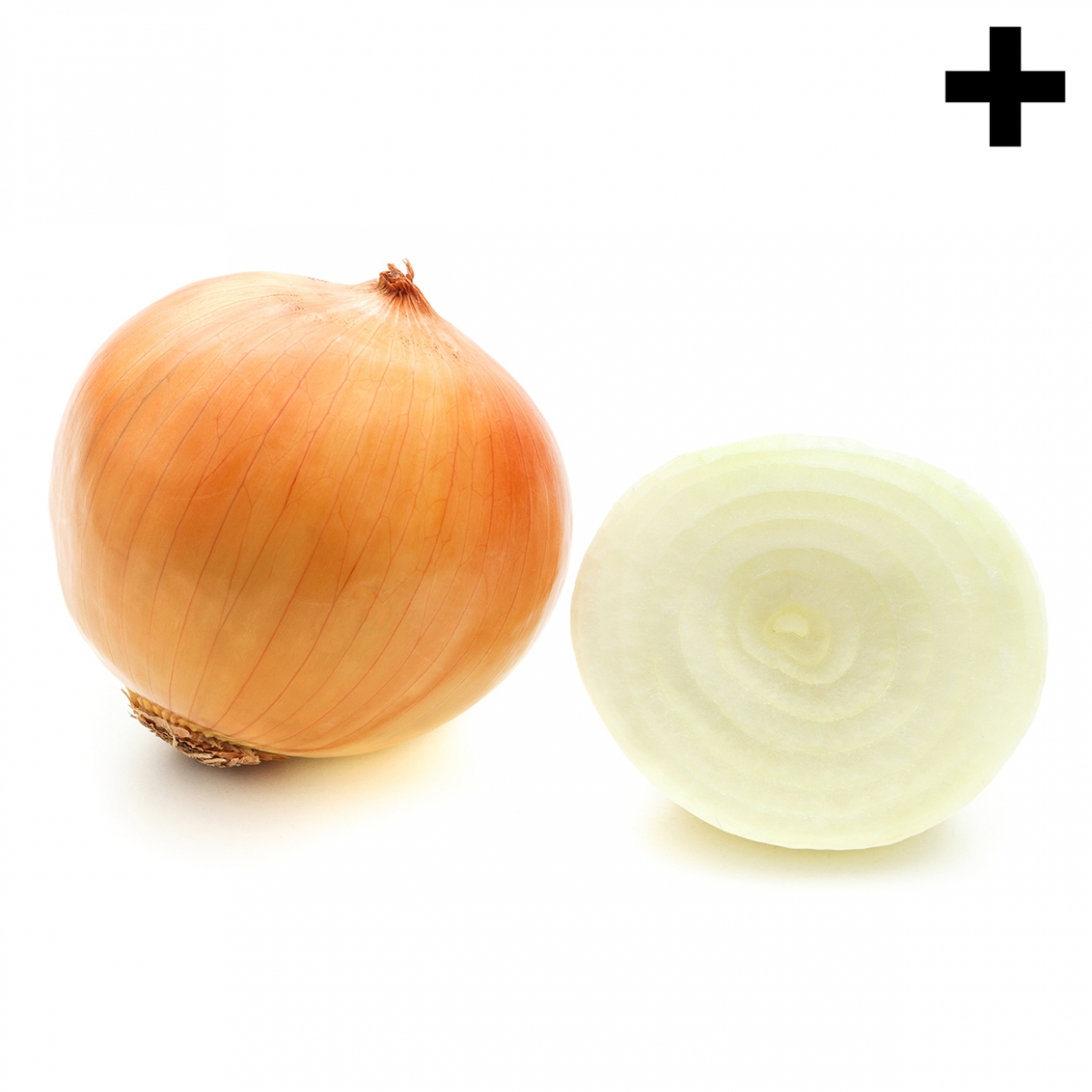 Imagen en la que se ve una cebolla con piel y una cebolla partida por la mitad