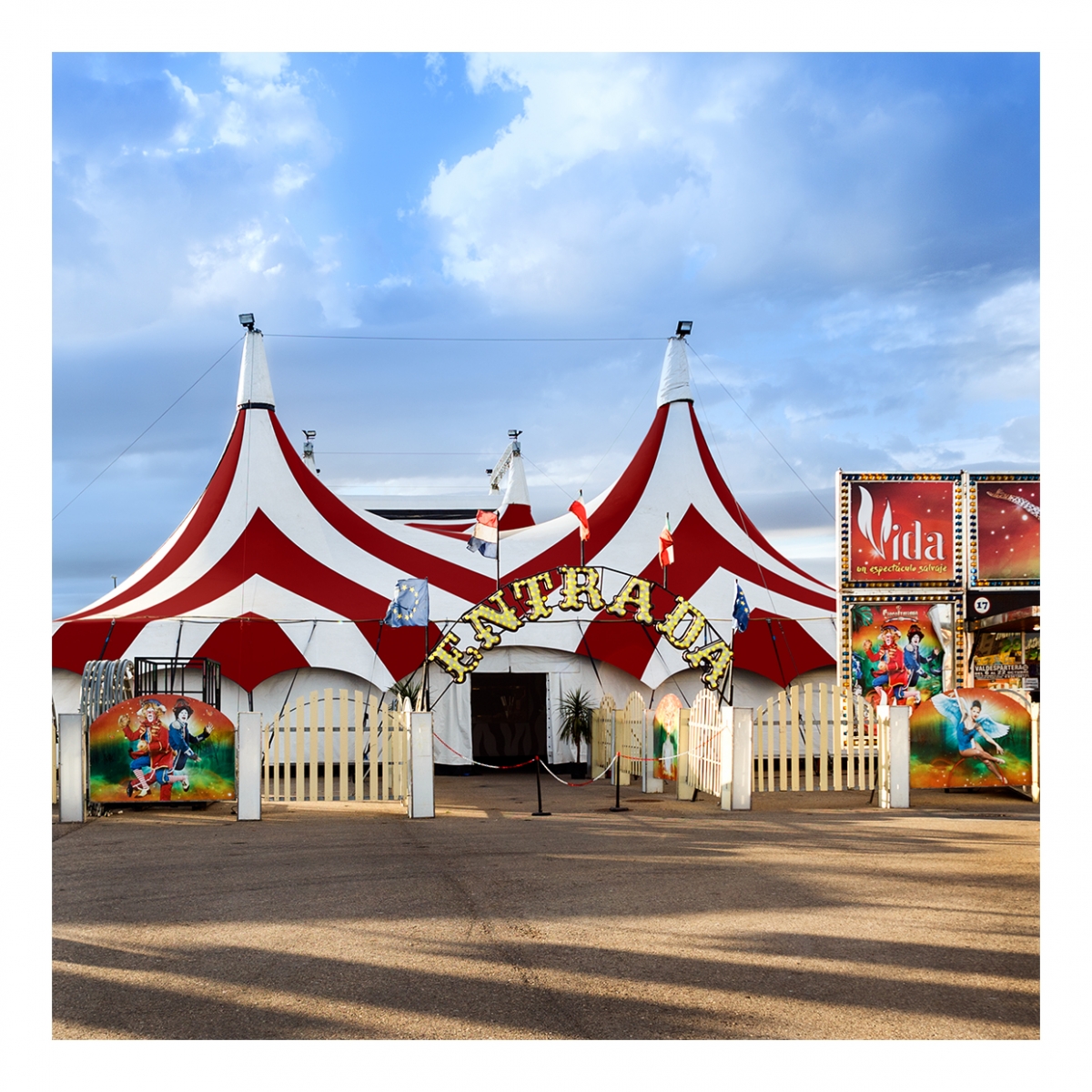 Imagen en la que se ve un circo