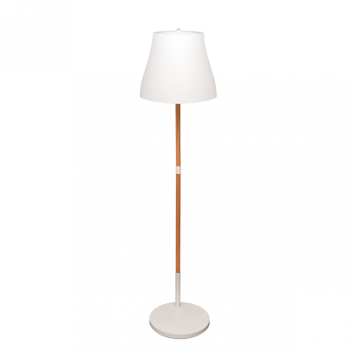 Imagen en la que se ve una lámpara de pie