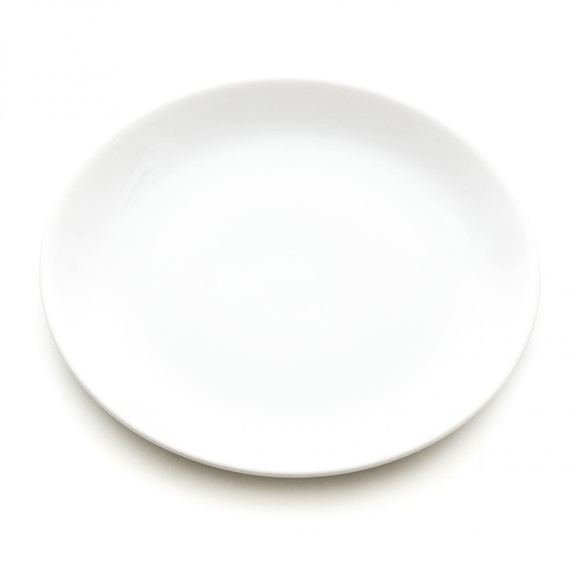 Imagen en la que se ve un plato blanco llano