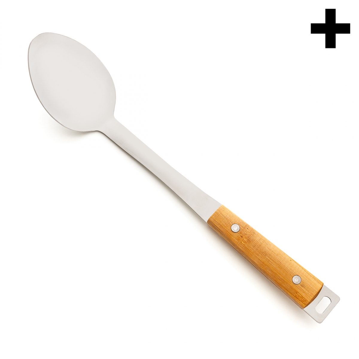 Imagen en la que se ve un cucharón de cocina de metal plateado con mango de madera