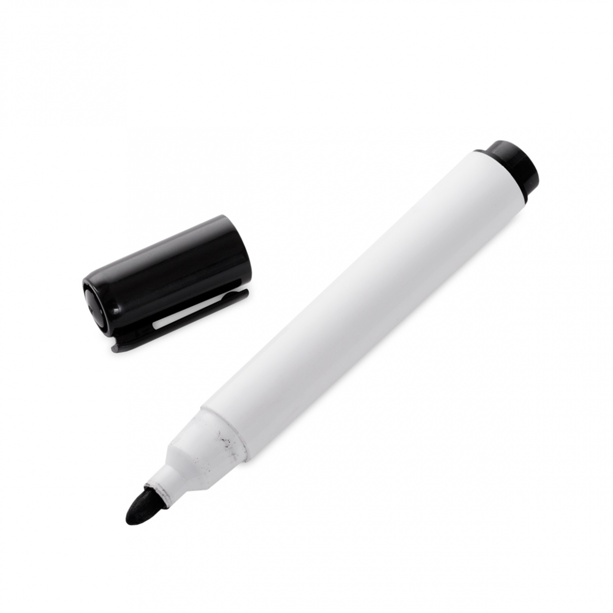 Imagen en la que se ve un rotulador permanente