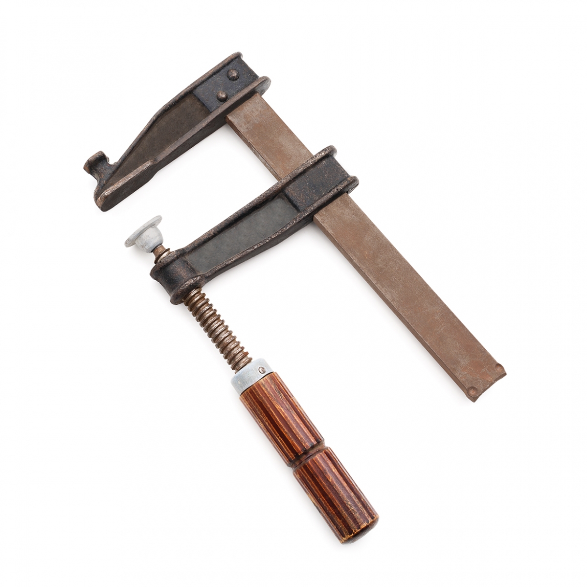 Imagen en la que se ve una herramienta gato