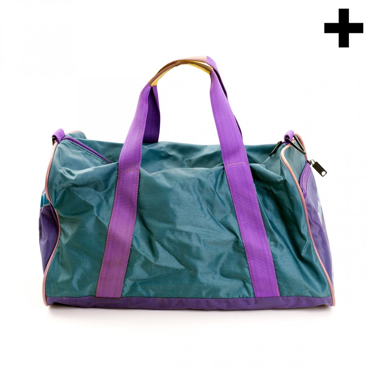 Imagen en la que se ve el plural del concepto bolsa de deporte