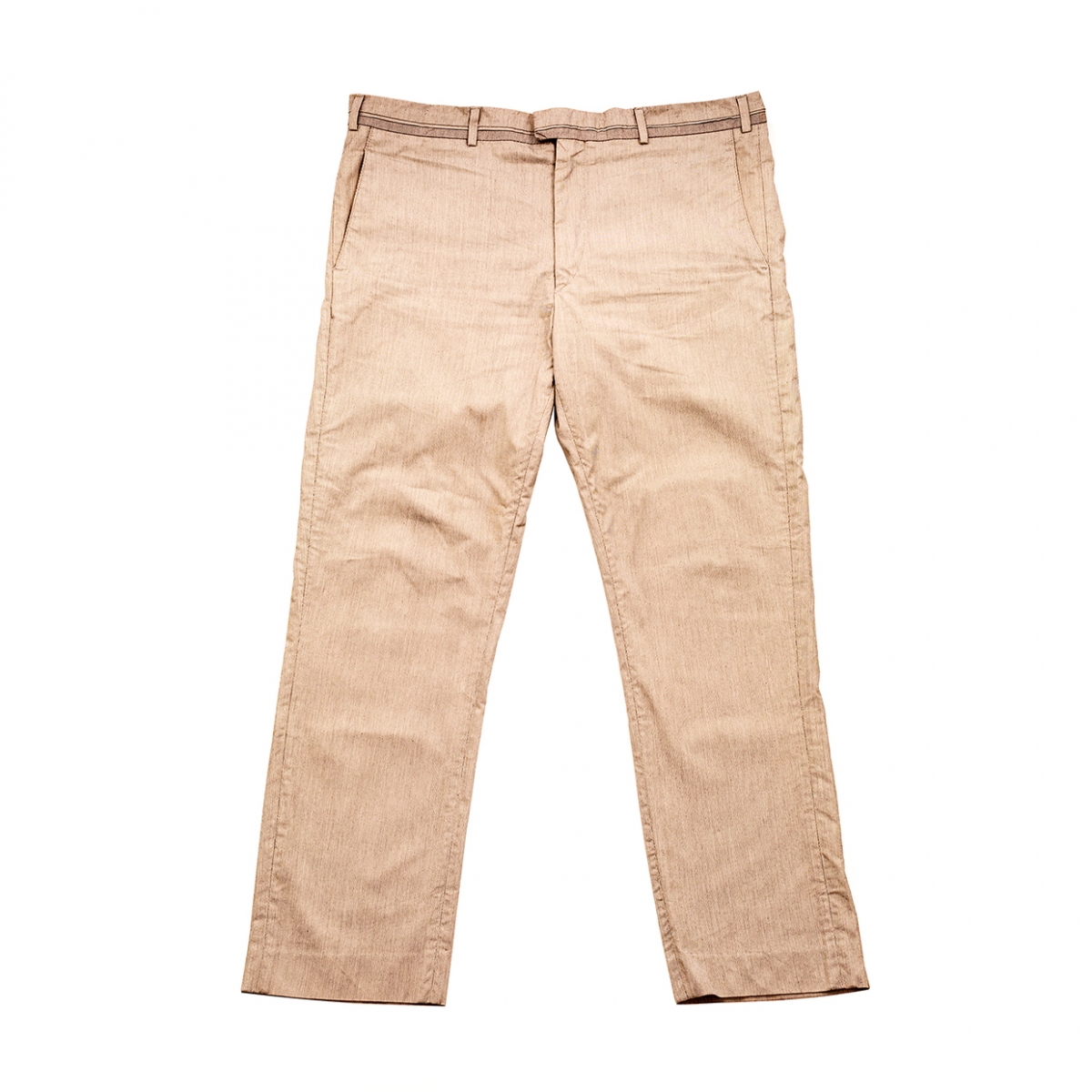 Imagen en la que se ve un pantalón largo