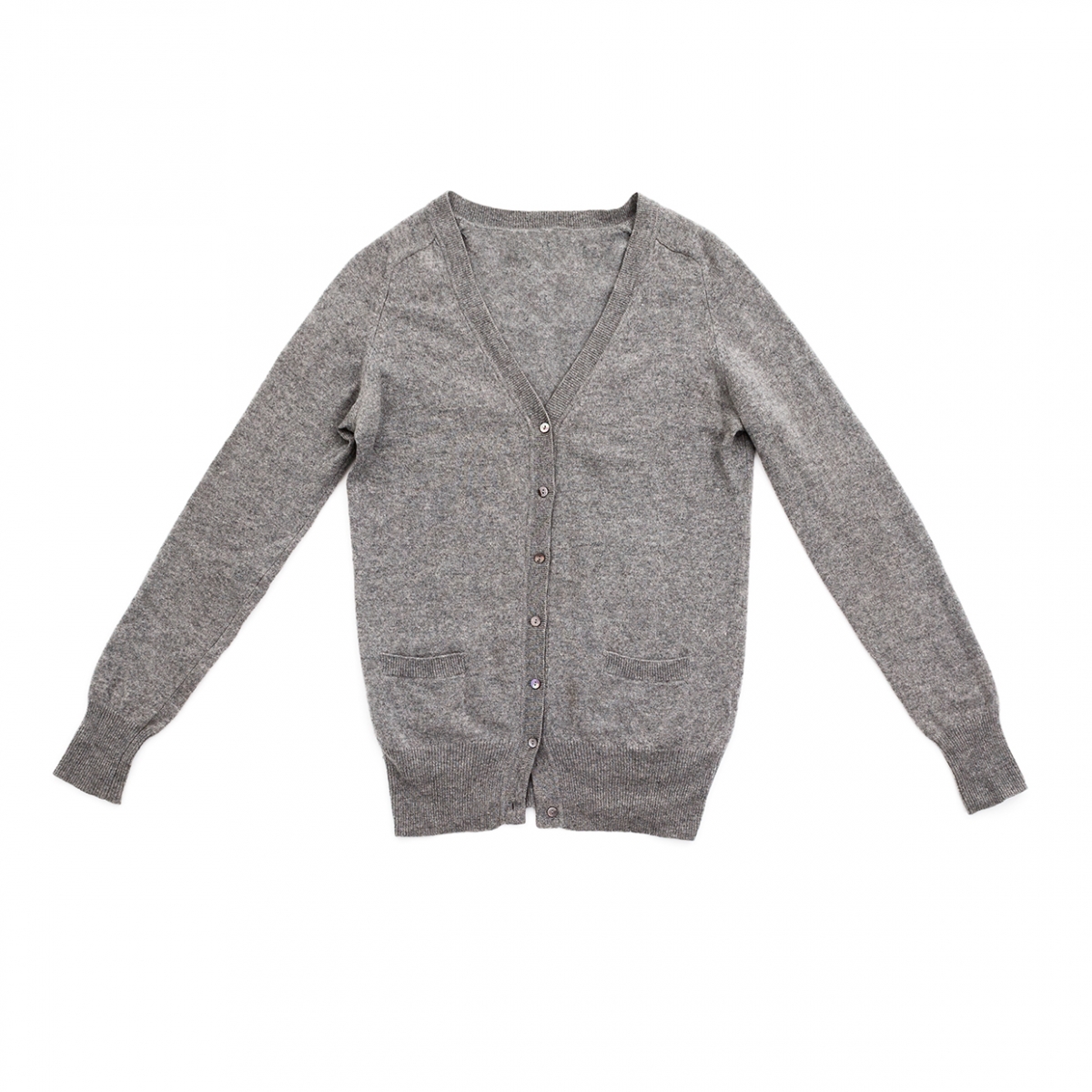 Imagen en la que se ve una chaqueta de color gris