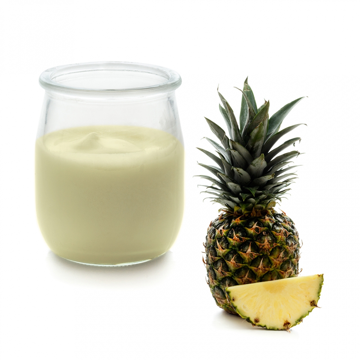 Imagen en la que se ve un yogur de piña