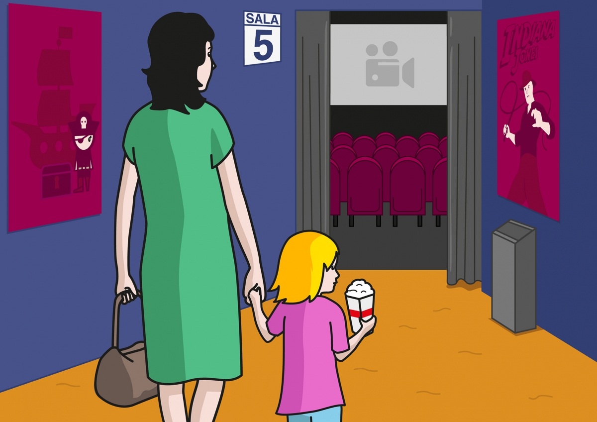 En la escena, se observa a una niña cogida de la mano de su madre dirigiéndose hacia una sala de cine.