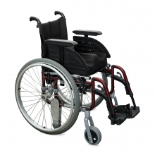 Imagen en la que se ve una silla de ruedas