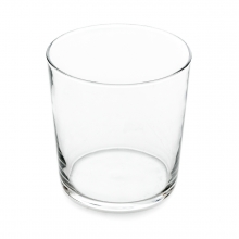 Imagen en la que se ve un vaso de cristal vacío