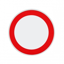 Imagen en la que se ve una señal de circulación prohibida