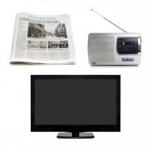 Imagen en la que se ven tres medios de comunicación: un periódico, una radio y una televisión
