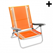 Imagen en la que se ve el plural del concepto silla de playa